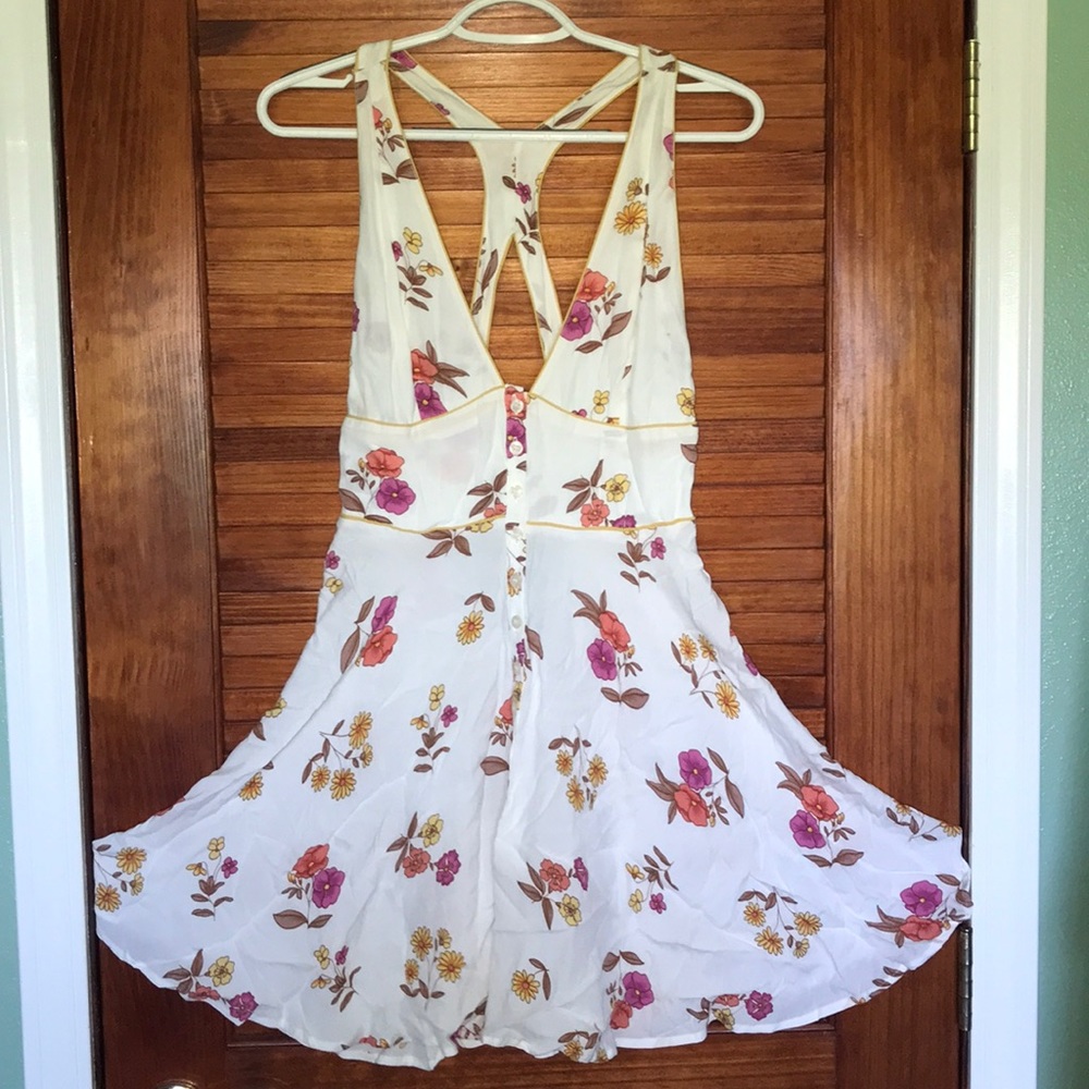 floral white plunge dress!